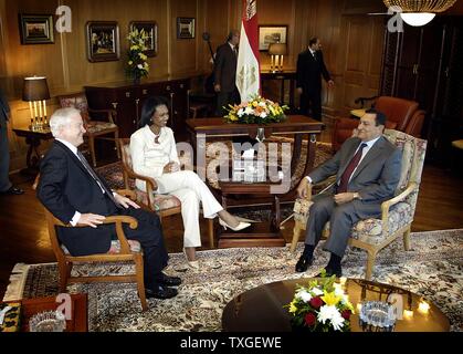 US-Sekretärin der Verteidigung Robert Gates, mit Staatssekretär Condoleezza Rice, Treffen der ägyptische Präsident Hosni Mubarak in Sharm El Sheikh, 31. Juli 2007 Stockfoto