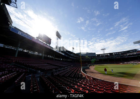 Die Stände am Fenway Park leer sind einen Tag vor der Boston Red Sox host Spiel eins der MLB World Series 2018 gegen die Los Angeles Dodgers am Fenway Park in Boston, Massachusetts am 22. Oktober 2018. Foto von John angelillo/UPI Stockfoto