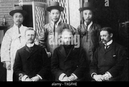 Missionare in Korea 1910. Der Vorstand der Übersetzer des neuen Testaments Stockfoto