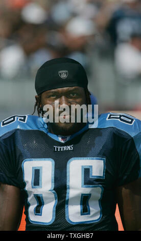 Tennessee Titans rookie wide receiver Roydell Williams wartet an der Seitenlinie gegen die Indianapolis Colts während einer NFL Football Spiel am Sonntag, Oktober 2, 2005 um das Kolosseum in Nashville, TN. Williams verfing sich zwei Pässe für 33 Yards in Tennessee Verlust 31-10. (UPI Foto/Billy Suratt) Stockfoto