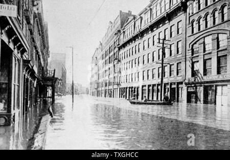 Foto von River Street in Troy, New York, nach der Überschwemmung von den Hudson River. Datiert 1913 Stockfoto