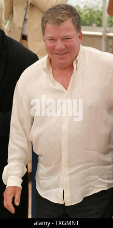 Schauspieler William Shatner kommt an ein Foto für seinen Film "Ab durch die Hecke" auf der 59. jährlichen Filmfestival in Cannes Cannes, Frankreich am 21. Mai 2006. (UPI Foto/David Silpa) Stockfoto