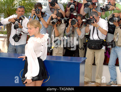 Chloe Sevigny nimmt ein Foto für 'Zodiac' auf der Terrasse Riviera am 60. Filmfestival in Cannes Cannes, Frankreich am 17. Mai 2007. (UPI Foto/Christine Kauen) Stockfoto