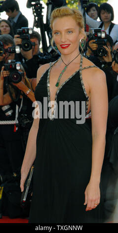 Toni Collette kommt an der Palais des Festivals für die galavorstellung von "Zodiac" auf der 60. Filmfestival in Cannes Cannes, Frankreich am 17. Mai 2007. (UPI Foto/Christine Kauen) Stockfoto