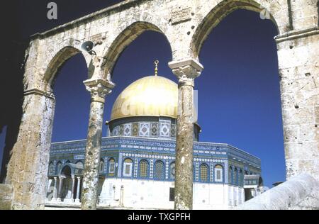 Jerusalem - die Kuppel des Rock. Älteste bestehende Muslimische Denkmal, erbaut 685-691 als Schrein für die Pilger. Der Fels heilig für Muslime als Standort, von dem Mohammed in den Himmel aufgefahren ist, und die Juden als Ort, an dem Abraham, Isaak, seinen Sohn zu opfern. Foto. Stockfoto