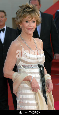 Jane Fonda kommt an der Palais des Festivals für die Schlussfeier des 60. Filmfestival in Cannes Cannes, Frankreich am 27. Mai 2007. (UPI Foto/Christine Kauen) Stockfoto