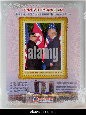 Nordkorea Stempel feiert die Singapur Gipfeltreffen 2018 zwischen Donald J. Trumpf und Kim Jong-un-mit Bild der Handshake Stockfoto