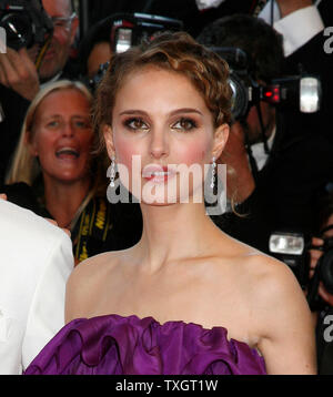 Schauspielerin und Jury Mitglied Natalie Portman kommt auf dem roten Teppich während der 61. jährlichen Filmfestival in Cannes Cannes, Frankreich am 14. Mai 2008. (UPI Foto/David Silpa) Stockfoto