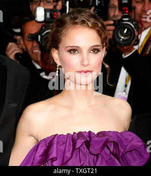 Schauspielerin und Jury Mitglied Natalie Portman kommt auf dem roten Teppich während der 61. jährlichen Filmfestival in Cannes Cannes, Frankreich am 14. Mai 2008. (UPI Foto/David Silpa) Stockfoto