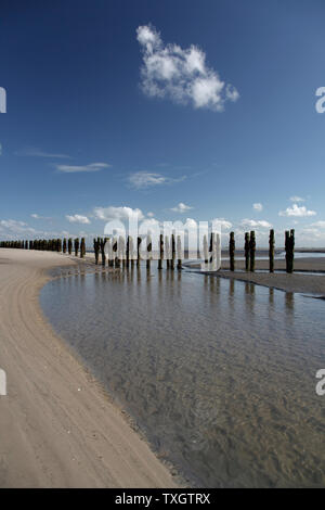 Geographie / Reisen, Deutschland, Niedersachsen, Groyne am Strand, Ostpier, Wangerooge Isle, East Frisi, Additional-Rights-Clearance-Info-not-available Stockfoto