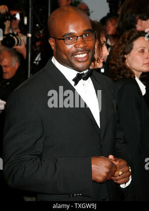 Französische boxer Jean-Marc Mormeck kommt auf dem roten Teppich vor der Vorführung des Films "The Exchange", die im Rahmen der 61. jährlichen Filmfestival in Cannes Cannes, Frankreich am 20. Mai 2008. (UPI Foto/David Silpa) Stockfoto