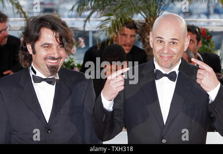 Regisseure Louis Sutherland (L) und Mark Albiston kommen an der award Fotoshooting nach dem Gewinn der besondere Erwähnung Award für ihren Film "Die sechs Dollar fünfzig Mann" nach der Abschlussfeier der 62. jährlichen Filmfestival in Cannes Cannes, Frankreich am 24. Mai 2009. (UPI Foto/David Silpa) Stockfoto