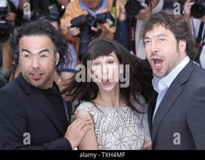 Alejandro Gonzalez Inarritu (L), Maricel Alvarez (C) und Javier Bardem kommen an einem Fotoshooting für den Film "Biutiful" auf der 63. jährlichen Cannes International Film Festival in Cannes, Frankreich am 17. Mai 2010. UPI/David Silpa Stockfoto