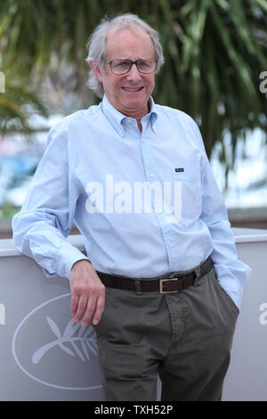 Ken Loach kommt an einem Fotoshooting für den Film 'Route Irish' auf der 63. jährlichen Cannes International Film Festival in Cannes, Frankreich am 21. Mai 2010. UPI/David Silpa Stockfoto