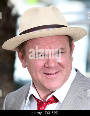 John C. Reilly kommt an einem Fotoshooting für den Film "Wir müssen über Kevin reden" auf der 64. jährlichen Cannes International Film Festival in Cannes, Frankreich am 12. Mai 2011. UPI/David Silpa Stockfoto