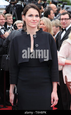 Erst kürzlich mit der französischen Ministerin für Kultur Aurelie Filippetti auf dem roten Teppich kommt vor der Vorführung des Films "Vous n'avez Encore rien Vu (Du hast ja gesehen Nothin' Noch) während der 65. jährliche Internationale Filmfestspiele von Cannes in Cannes, Frankreich am 21. Mai 2012. UPI/David Silpa Stockfoto