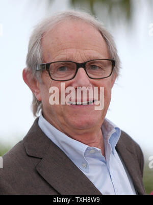 Ken Loach kommt an einem Fotoshooting für den Film "Der Engel teilen, während die 65. jährliche Internationale Filmfestspiele von Cannes in Cannes, Frankreich am 22. Mai 2012. UPI/David Silpa Stockfoto