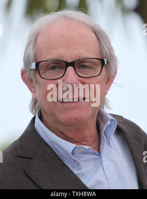 Ken Loach kommt an einem Fotoshooting für den Film "Der Engel teilen, während die 65. jährliche Internationale Filmfestspiele von Cannes in Cannes, Frankreich am 22. Mai 2012. UPI/David Silpa Stockfoto