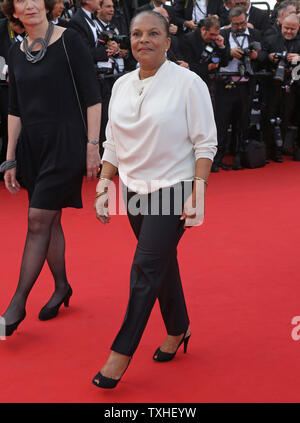 Die französische Justiz Minister Christiane Taubira kommt auf dem roten Teppich vor der Vorführung des Films "La Tête Haute (Groß) während der 68. Internationalen Filmfestspiele von Cannes in Cannes, Frankreich am 13. Mai 2015. Foto von David Silpa/UPI Stockfoto