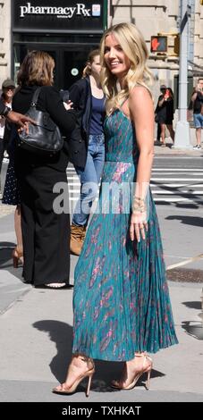 New York, NY, USA. 24. Juni, 2019. Annabelle Wallis heraus und über für Celebrity Candids-MON, New York, NY 24. Juni 2019. Credit: RCF/Everett Collection/Alamy leben Nachrichten Stockfoto