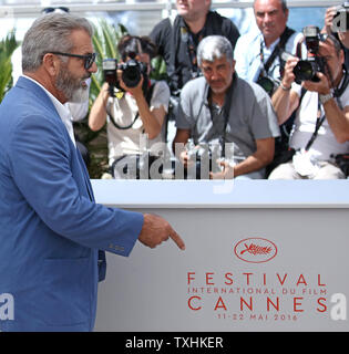 Mel Gibson kommt an einem Fotoshooting für den Film "Blut Vater" während der 69. Internationalen Filmfestspiele von Cannes in Cannes, Frankreich am 21. Mai 2016. Foto von David Silpa/UPI Stockfoto