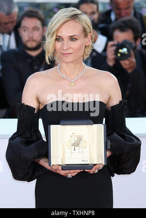 Diane Kruger kommt an der award Fotoshooting nach dem Erhalt der "Beste Schauspielerin" Preis für den Film "Im Fade" während der 70. jährliche Internationale Filmfestspiele von Cannes in Cannes, Frankreich am 28. Mai 2017. Foto von David Silpa/UPI Stockfoto