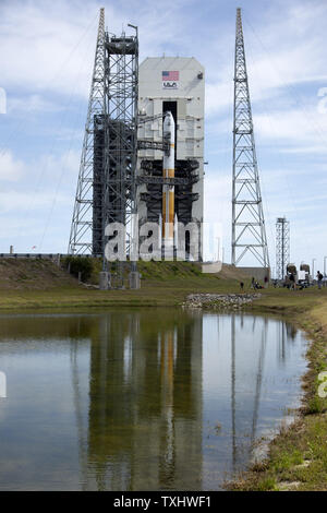 Ein United Launch Alliance Delta IV-Rakete ist vorbereitet für Einführung von Komplexen 37 am Cape Canaveral Air Force Station in Florida am 15. März 2019. An Bord ist die 10 Boeing gebaut Wideband Global SATCOM Satellite (WGS 10). Die Sonde wird auf der geostationären Umlaufbahn geschickt werden und verbesserte Kommunikation Fähigkeit, das US-Militär zur Verfügung stellen. Foto von Joe Marino-Bill Cantrell/UPI Stockfoto