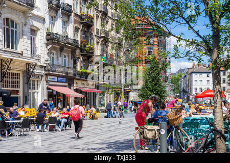 Café Kultur in Stadt Marktplatz, Saint-Gilles Viertel, Brüssel, Belgien. Stockfoto