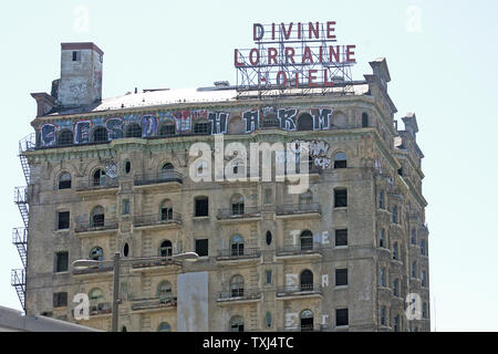 2012. Die verlassenen Göttlichen Lorraine Hotel in Philadelphia, PA, USA. Stockfoto