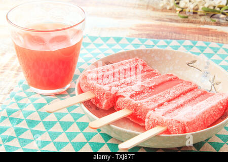 Weißdorn - aromatisiert Eis und kalte Getränke. Stockfoto