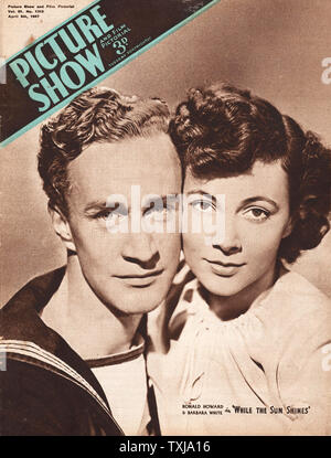 1947 Picture Show Magazin Startseite Ronald Howard und Barbara Weiß auf, während die Sonne Stockfoto