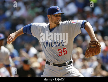 Chicago Cubs, die Krug Randy Wells liefert im ersten Inning gegen die Chicago White Sox an US Cellular Field in Chicago am 26. Juni 2009. Die Jungen gewann 5-4. (UPI Foto/Brian Kersey) Stockfoto
