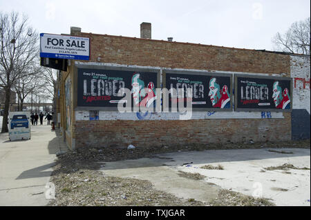 Ein anti-Abtreibung billboard Darstellung von US-Präsident Barack Obama hängt an der Seite eines Gebäudes am 31. März in Chicago 2011. Das Leben immer, die Gruppe hinter der umstrittenen "gefährlichen Ort" plakatwand in New York City, Pläne bis zu 30-plus Anschlagtafeln in South Side Nachbarschaften. UPI/Brian Kersey Stockfoto