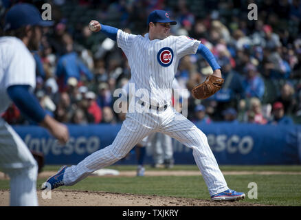 Chicago Cubs, die Krug Randy Wells liefert im vierten Inning gegen die Chicago Cubs am Wrigley Field am 22. April in Chicago 2012. UPI/Brian Kersey Stockfoto