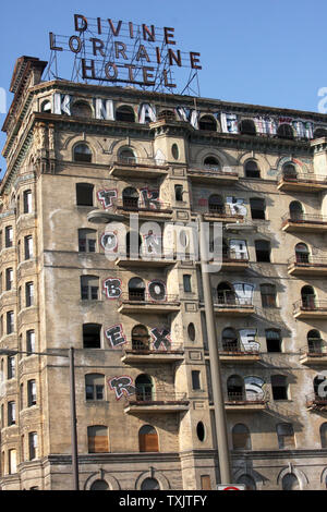 2012. Die verlassenen Göttlichen Lorraine Hotel in Philadelphia, PA, USA. Stockfoto