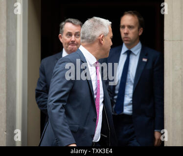 Downing Street, London, UK. 25. Juni 2019. Stephen Barclay, Staatssekretär für das Verlassen der Europäischen Union, Sekretär Brexit Blätter 10 Downing Street nach der wöchentlichen Kabinettssitzung. Credit: Malcolm Park/Alamy Leben Nachrichten. Stockfoto