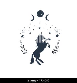 Einhorn in der Nacht mit Sternenhimmel und Mond. Fantasy Stil, magischen Wald traum Prinzipdarstellung, Tattoo Kunst Stock Vektor