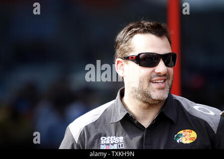 Rennen auto fahrer Tony Stewart vor der NASCAR Sprint Cup All-Star Rennen auf dem Charlotte Motor Speedway in Concord, North Carolina am 19 Mai, 2012. UPI/Nell Redmond Stockfoto