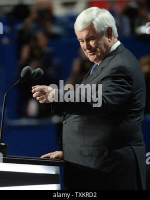 Der ehemalige Sprecher des Repräsentantenhauses Newt Gingrich spricht am Tag drei der Republican National Convention in Quicken Loans Arena in Cleveland, Ohio am 20. Juli 2016. Donald Trump die förmliche Nominierung der Republikanischen Partei für das Amt des Präsidenten in der Nacht zum Donnerstag 21. Juli annehmen. Foto von Pat Benic/UPI Stockfoto