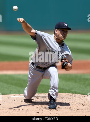 New York Yankees Krug Masahiro Tanaka wirft im ersten Inning gegen die Cleveland Indians am progressiven Feld in Cleveland, Ohio am 15. Juli 2018. Foto von Aaron Josefczyk/UPI Stockfoto