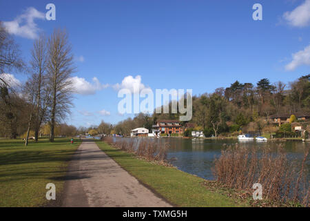 Themse in Rivermead Reading Berkshire Stockfoto