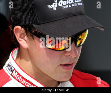 2011 Daytona 500 Sieger Trevor Bayne bereitet sich für die Praxis in Daytona International Speedway in Daytona Beach, Florida, am 24. Februar, 2012. UPI/Sam Bush Stockfoto