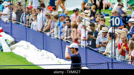 Eastbourne, Großbritannien. 25. Juni 2019. Andy Murray während einer Trainingseinheit vor seinem Match später an der Natur Tal internationalen Tennisturnier in Devonshire Park in Eastbourne statt verdoppelt. Foto: Simon Dack/Alamy leben Nachrichten Stockfoto