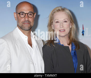 Schauspieler Stanley Tucci und Schauspielerin Meryl Streep kommen an einem Fotoshooting für den Film "Julie & Julia", die im Rahmen der 35. Tagung der American Film Festival von Deauville in Deauville, Frankreich Am 5. September 2009. UPI/David Silpa Stockfoto