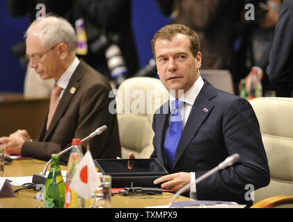 Der russische Präsident Dmitri Medwedew besucht einen runden Tisch auf dem G8-Gipfel in Deauville, Frankreich, 26. Mai 2011. UPI Stockfoto