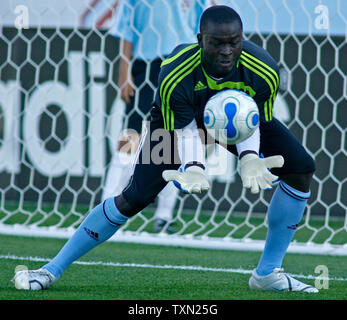 Colorado Rapids Torwart Bouna Coundoul warmsup vor seinem Spiel bei Dick's Sporting Goods Park in Commerce City, Colorado am 23. Juni 2007. (UPI Foto von Gary C. Caskey) Stockfoto