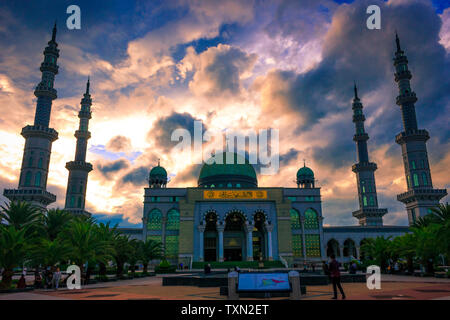 Islamische Konzept: Schöne große Moschee Stockfoto