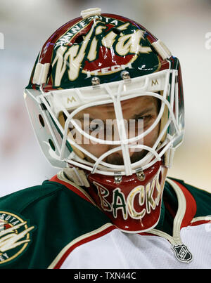 Minnesota Wild goalie Niklas Backstrom von Finlands skates aus dem Eis nach dem Warm ups am Pepsi Center in Denver am 24. Januar 2008. (UPI Foto/Gary C. Caskey) Stockfoto