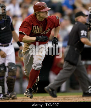 Arizona Diamondbacks linken Feldspieler Eric Byrnes ging hitless mit zwei Spaziergänge gegen die Colorado Rockies, während sie seine Rückkehr zum Ausgangspunkt lineup bei Coors Field in Denver am 6. September 2009. Colorado hält zwei Spielleitung über Abteilung Rivalen San Francisco in der Nationalen Liga wilde Karte Rennen, wie sie die Diamantmarkierungen 13-5 Beat. UPI/Gary C. Caskey Stockfoto
