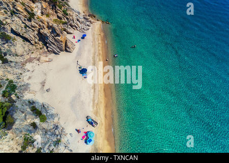 Blick von oben auf die Fava entfernt in Vourvourou, Chalkidiki, Griechenland. Luftaufnahmen. Stockfoto